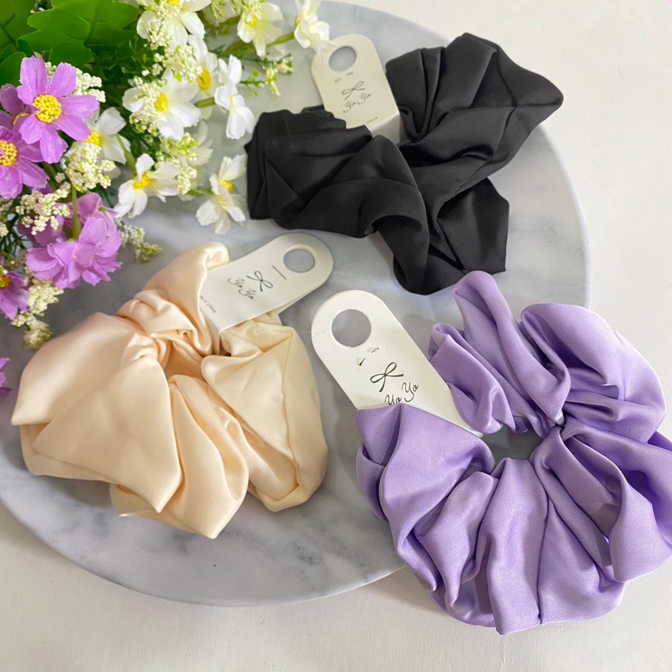 DOCENA MOÑA SATINADA