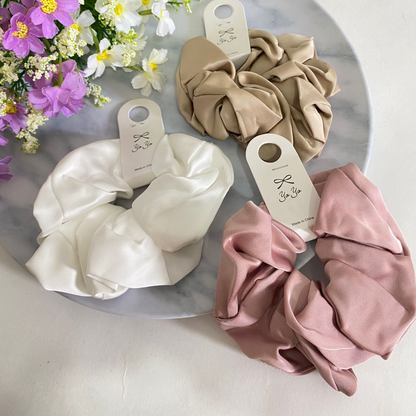 DOCENA MOÑA SATINADA